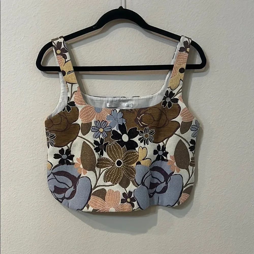 Floral Patterned Crop Top